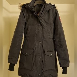 Canada Goose Women's Trillium Parka Heritage Navy XS